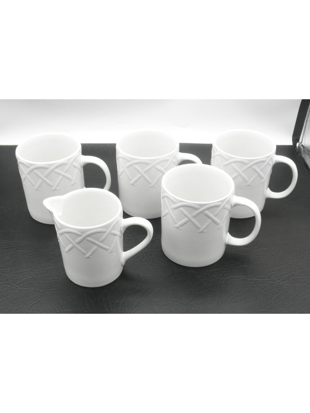 Picnic by Oneida 10 Ounce Mugs with 8 Ounce Creamer Set of 5 Pieces ONEPIC